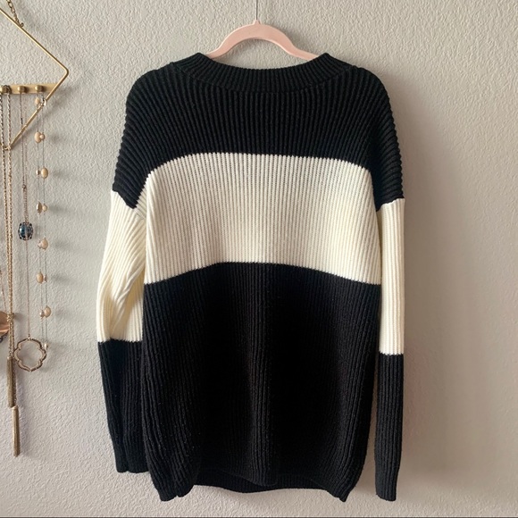 Oversized Forever21 Black & White Block Sweater - Picture 2 of 4